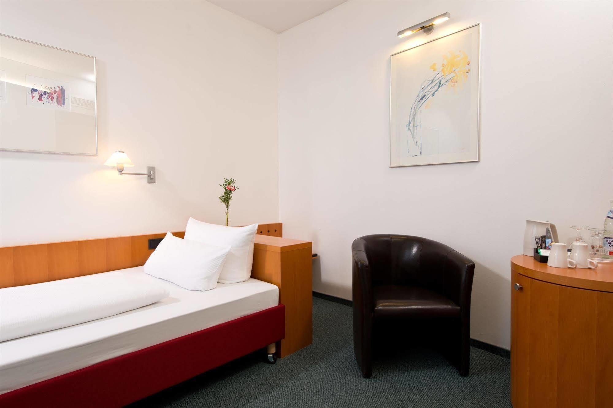 Hotel Am Borsigturm Berlin Exterior photo
